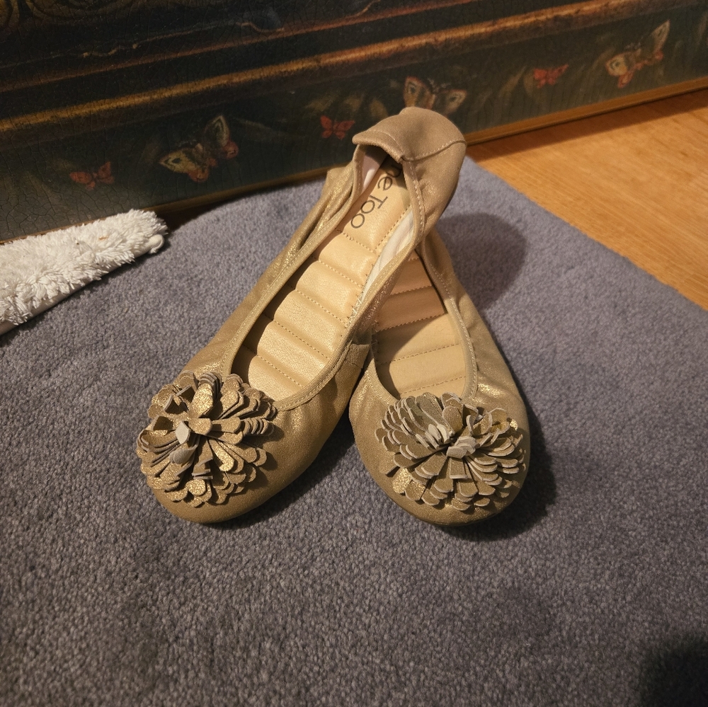 Gold Women's Flats with Floral Detail